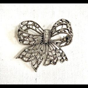 Vintage Large Textured Bow Brooch